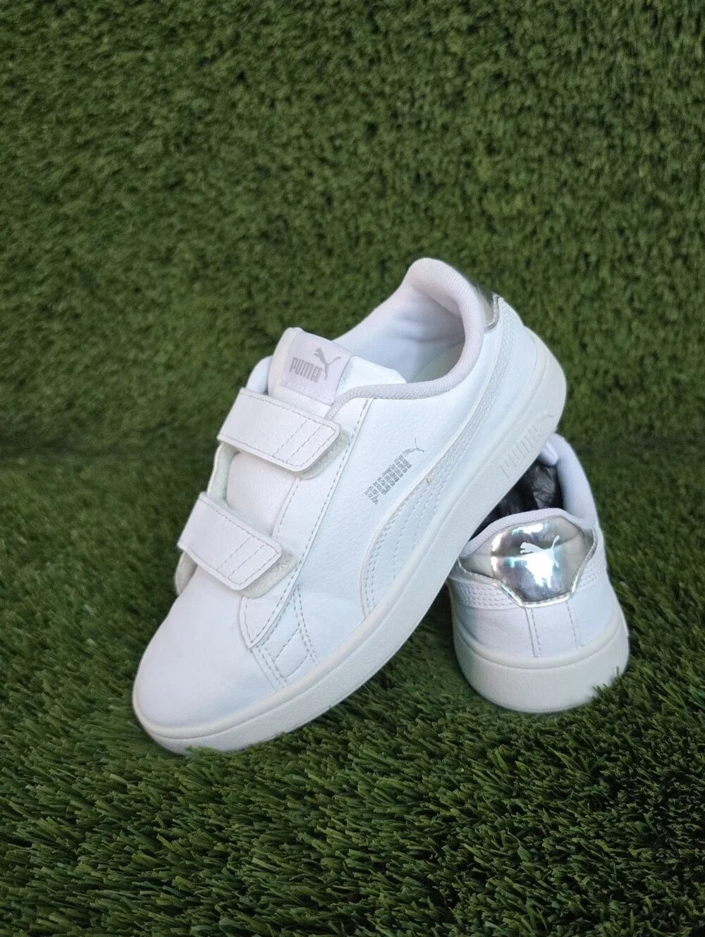 PUMA Smash v2 Sneakers